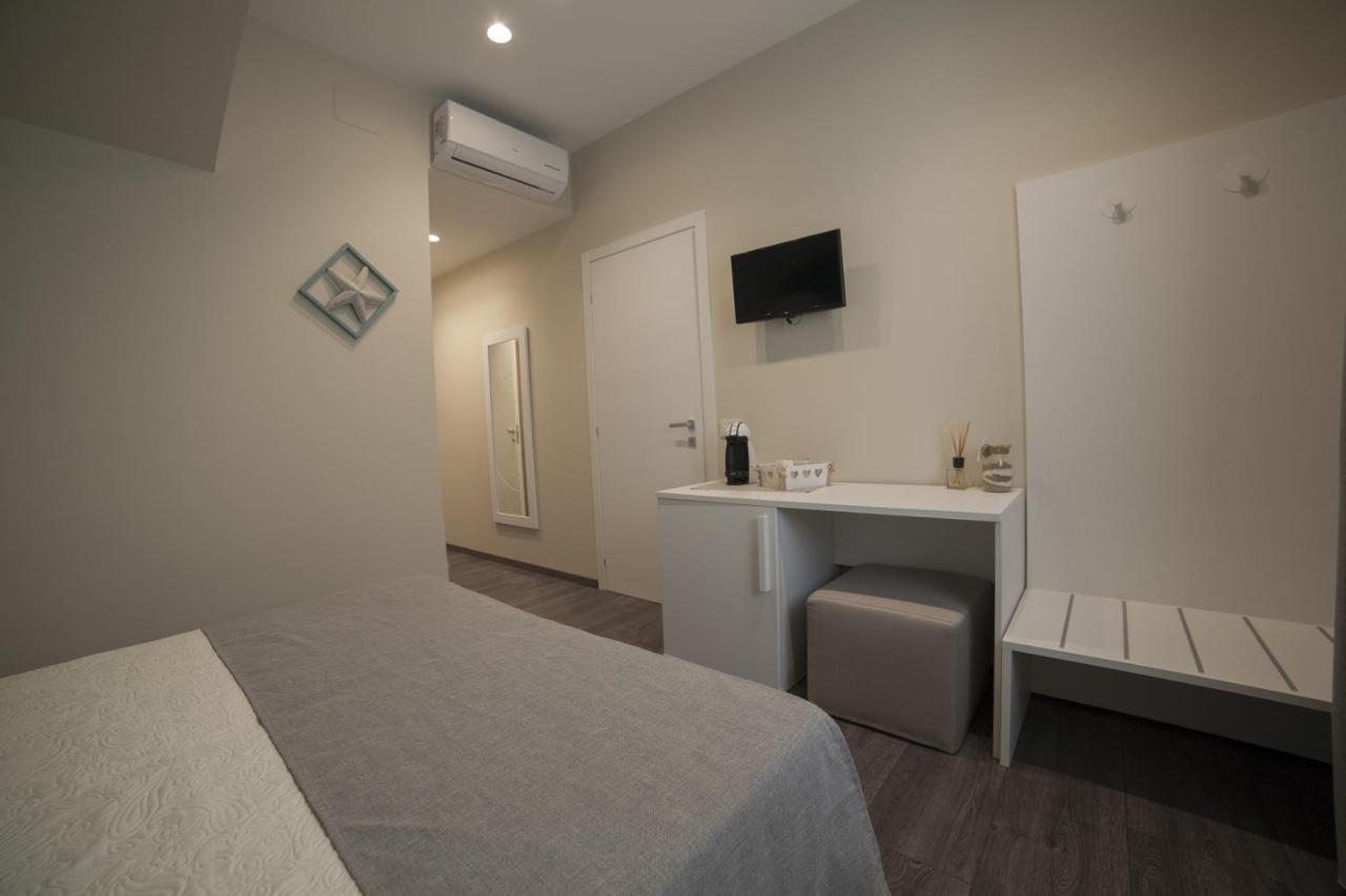 Residence Del Sole มันเฟรโดเนีย ภายนอก รูปภาพ