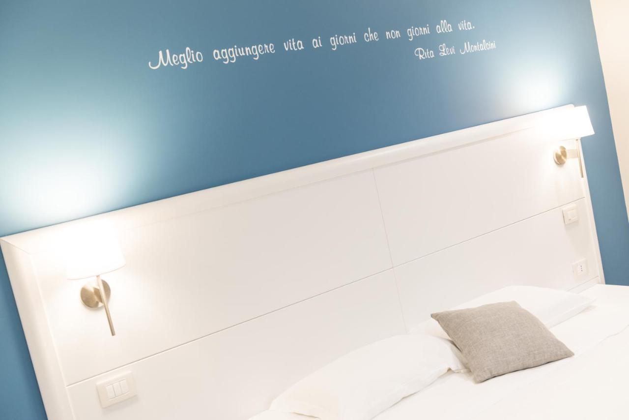 Residence Del Sole มันเฟรโดเนีย ภายนอก รูปภาพ