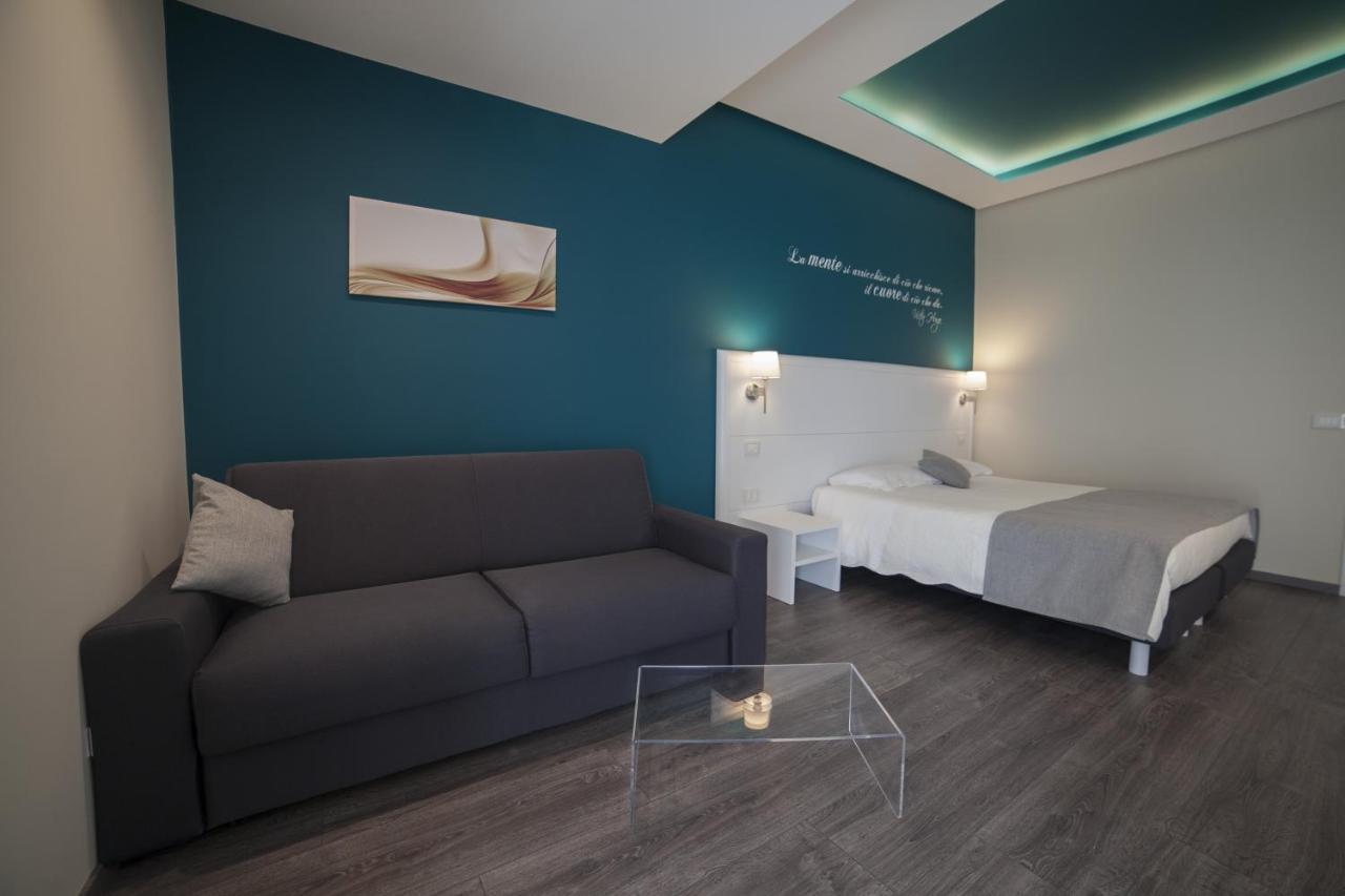Residence Del Sole มันเฟรโดเนีย ภายนอก รูปภาพ