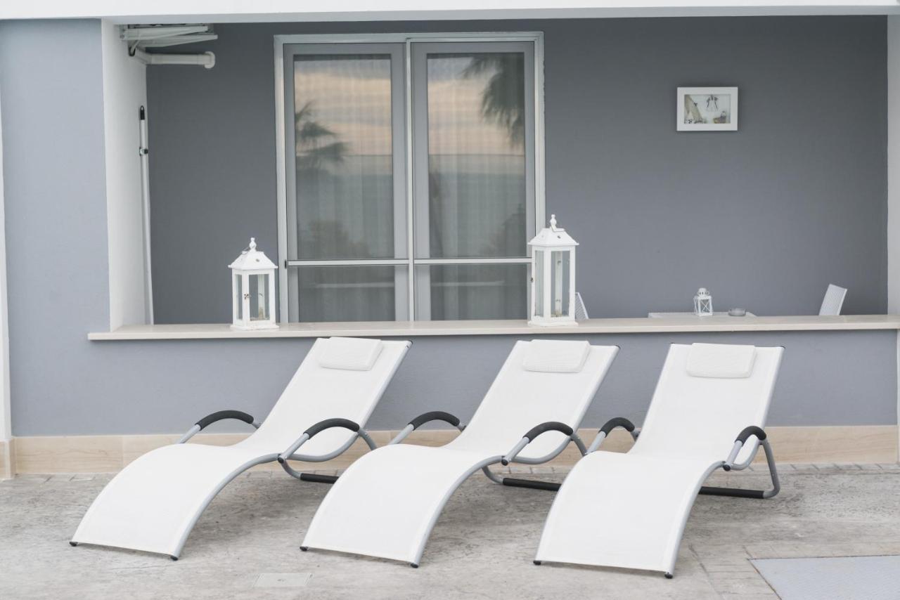 Residence Del Sole มันเฟรโดเนีย ภายนอก รูปภาพ